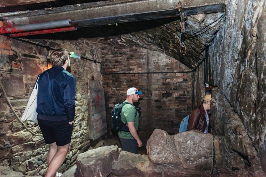 Edinburgh: Old Town and Underground Historical Tour - Burke, Hare, and Edinburgh’s Darker Reputation