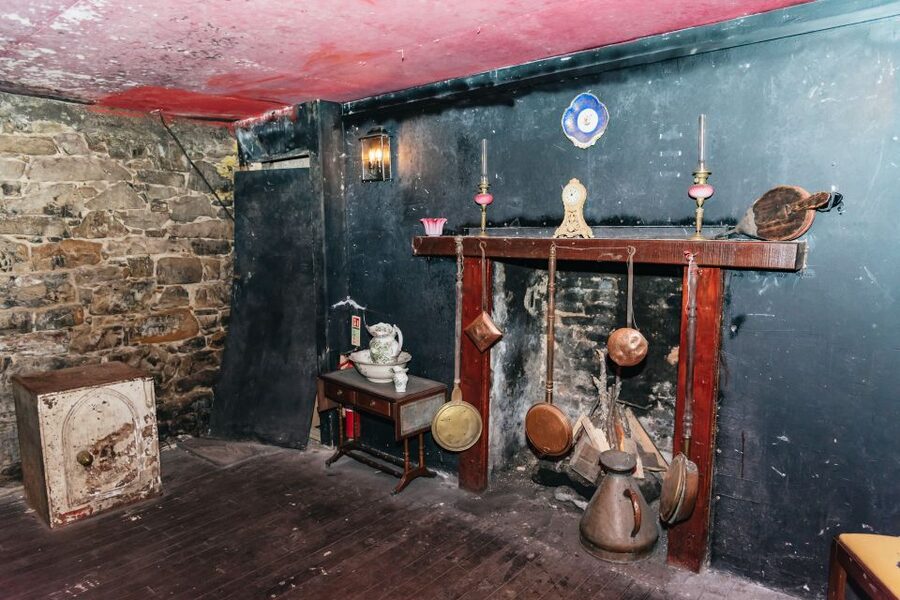 Edinburgh: Old Town and Underground Historical Tour - Is $27 Good Value?