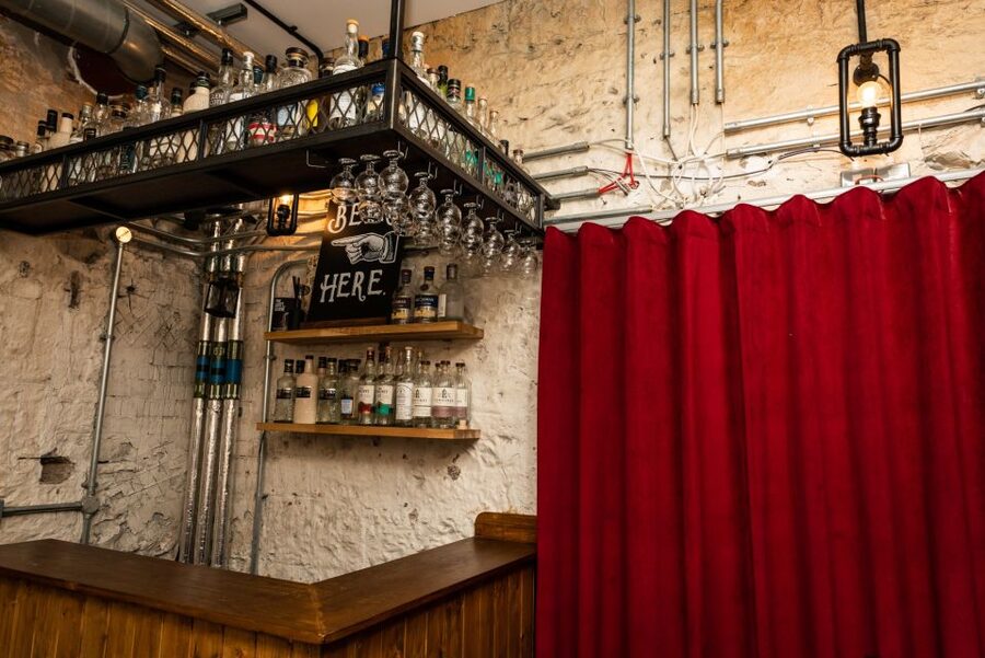 Edinburgh: The Lost Close Underground Scotch Whisky Tasting - What the 90 minutes feel like