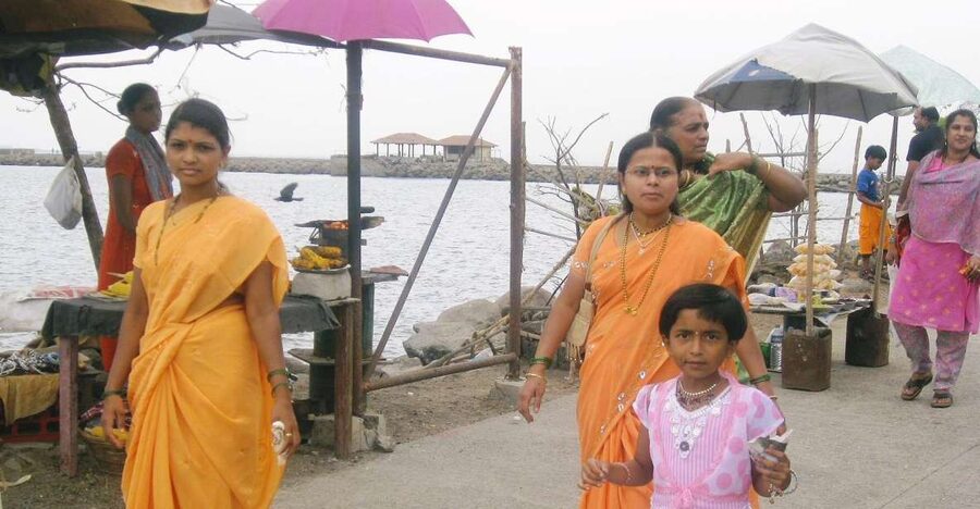 Elephanta Cave Tour with Bollywood Tour - Setting out from Mumbai by private car