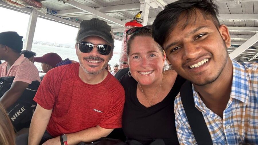 Elephanta Caves & Island Guided Tour - From Mumbai to the island by ferry