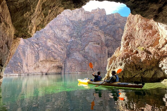 Emerald Cave Deluxe Kayak Tour with Catered Lunch & Guide - Who should book this four-and-a-half-hour outing