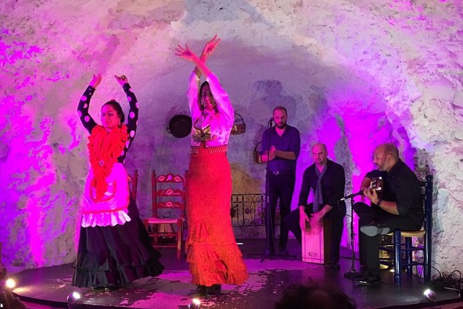 Flamenco Show in a Cave Restaurant in Granada - Audience, Comfort, and Atmosphere