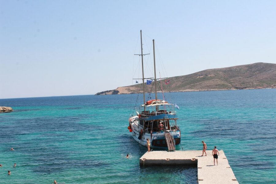 From Ag Anna: Rina's Cave and Ano and Kato Koufonisi Cruise - Three hours to choose your own Koufonisi