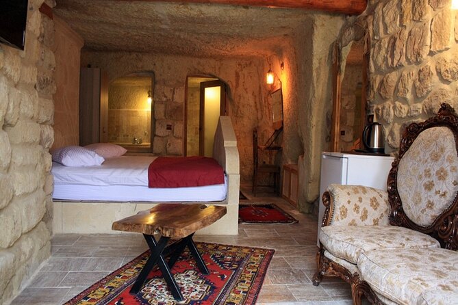 From Antalya: 2-Day Cappadocia, Cave Hotel, & Balloon Tour - Avanos lunch and the first valley views