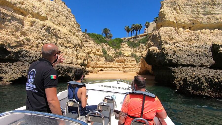 From Armação de Pêra: Benagil Caves and Beaches Boat Tour - Malhada do Baraço and Praia da Marinha