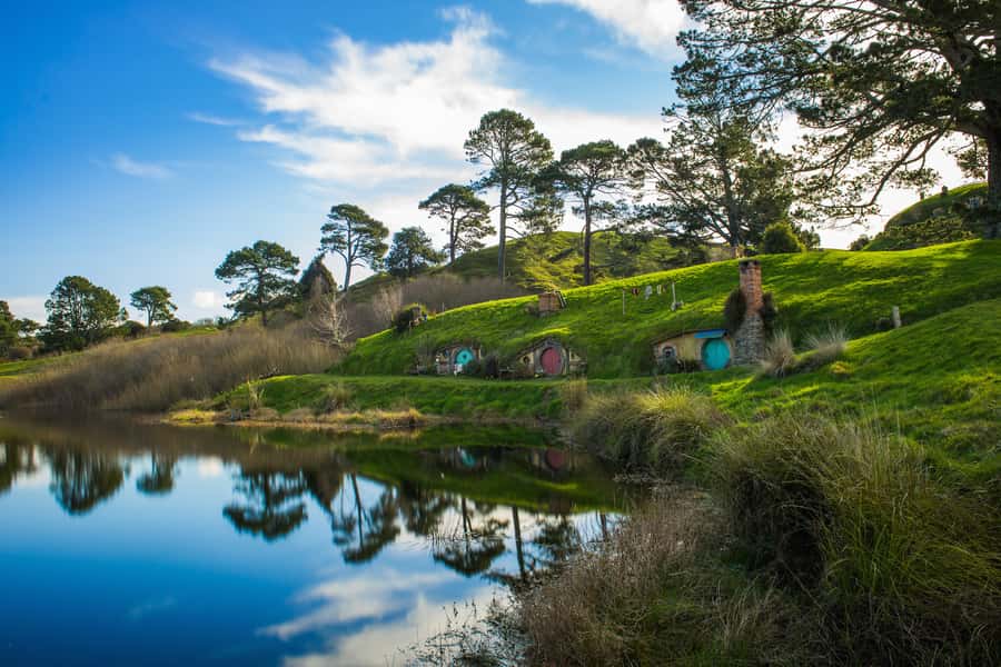 From Auckland: Hobbiton & Waitomo Caves Day Trip with Lunch - Key details worth knowing before you book