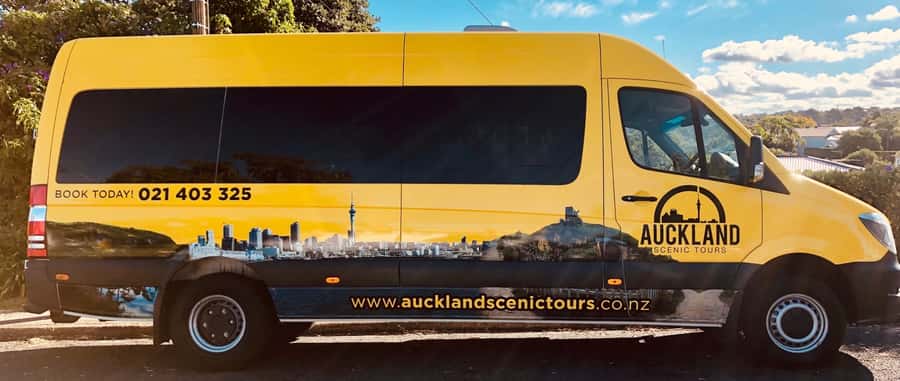 From Auckland: Hobbiton & Waitomo Caves Day Trip with Lunch - Lunch in Waitomo, with a practical Kiwi break