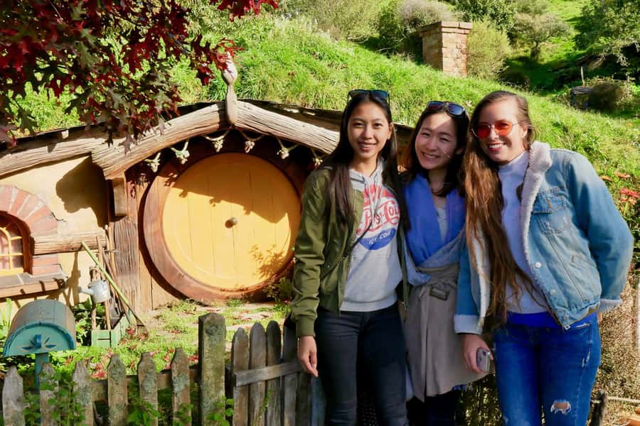 From Auckland: Hobbiton & Waitomo Caves Full-Day Trip - Key points to know before booking