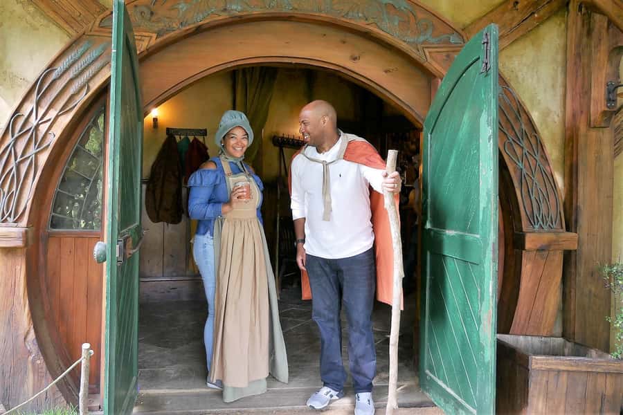 From Auckland: Hobbiton & Waitomo Caves Full-Day Trip - Should you book it?