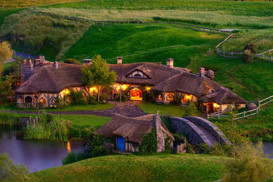 From Auckland: Hobbiton & Waitomo Caves Full-Day Trip - Comfort, timing, and the real value of $269
