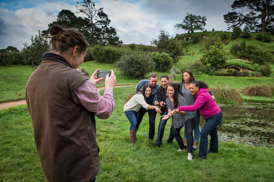 From Auckland: Hobbiton & Waitomo Caves Full-Day Trip - Who should choose this day trip?