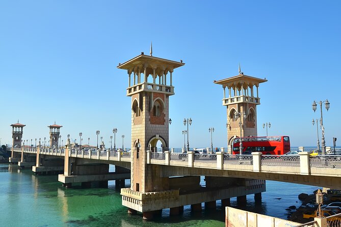 From Cairo: Alexandria Catacombs and Citadel Day Trip with Lunch - Below ground at Kom El Shoqafa
