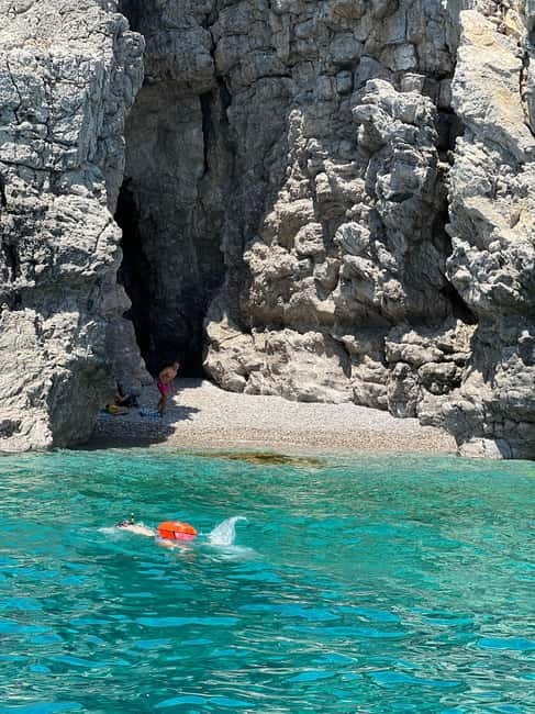 From Faliraki : Speedboat tour kalithea caves&antony kouin - Who will enjoy this Faliraki boat trip most?