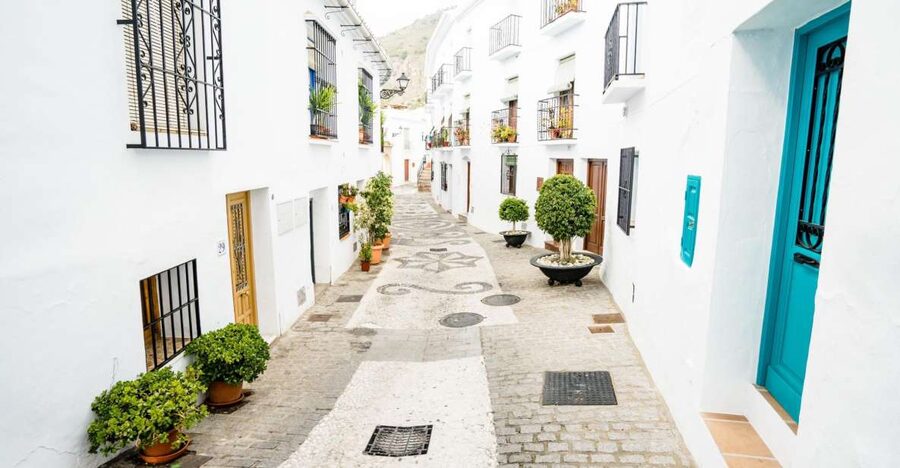 From Granada: Skip-the-Line Nerja Cave and Frigiliana - Should you book it?