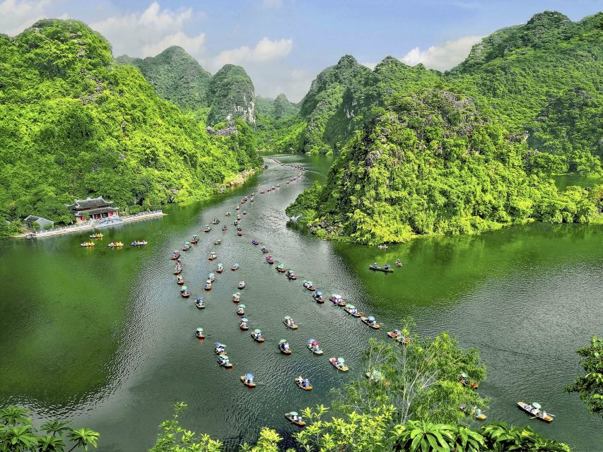 From Hanoi: Bai Dinh, Trang An, and Mua Cave Full-Day Tour - Bai Dinh Pagoda and its giant Buddha