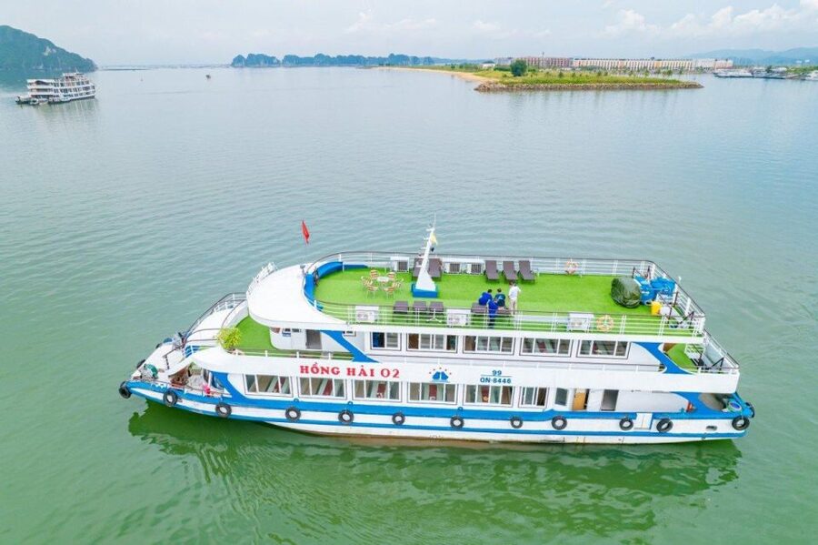 From Hanoi: Halong Bay 1 Day Trip Visit Cave, Island, Kayak - Lunch while the boat reaches the bay