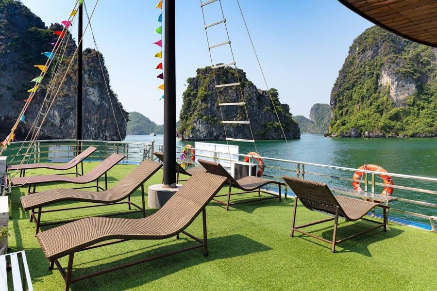 From Hanoi: Halong Bay 1 Day Trip Visit Cave, Island, Kayak - Titop Island, two good ways to spend your time