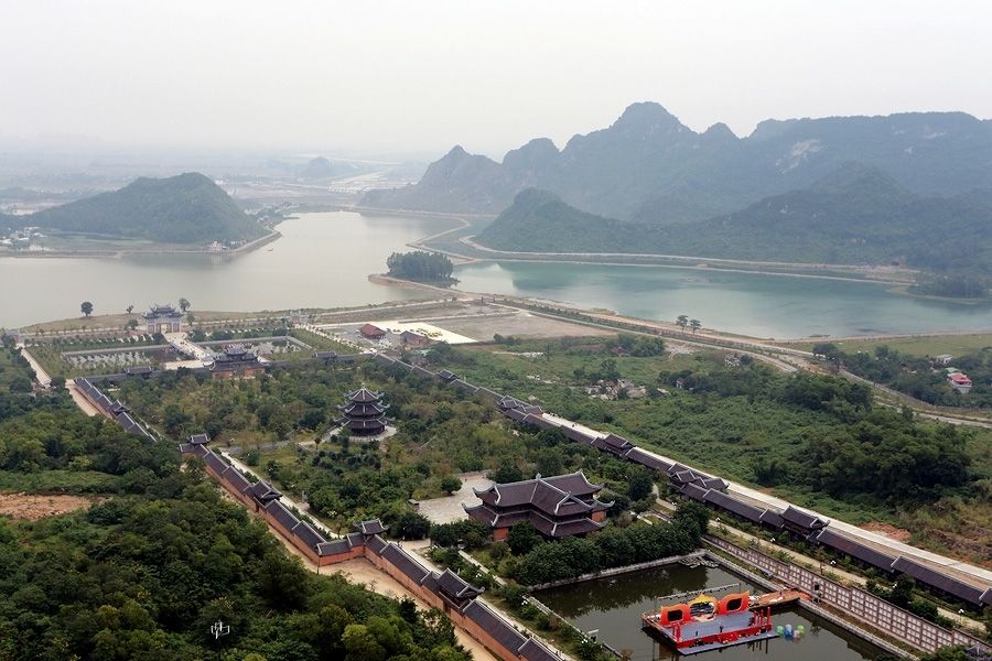 From Hanoi: Hoa Lu/Bai Dinh-Tam Coc/Trang An-Mua Cave Tours - Mua Cave and the Ngoa Long Mountain viewpoint