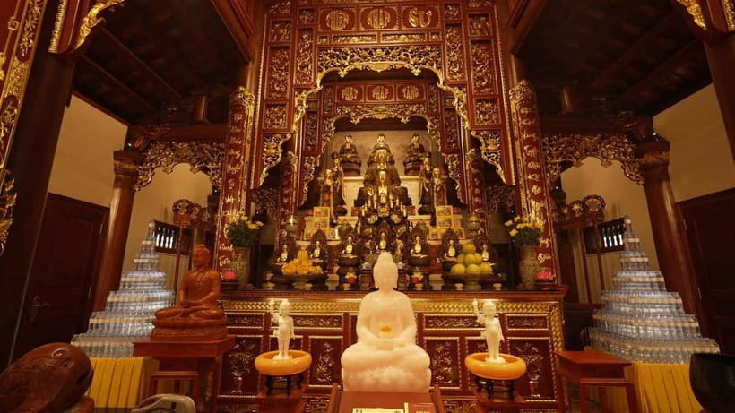 From Hanoi: Ninh Binh Bai Dinh or Hoa Lu, Trang An, Mua Cave - Lunch with Vietnamese flavors