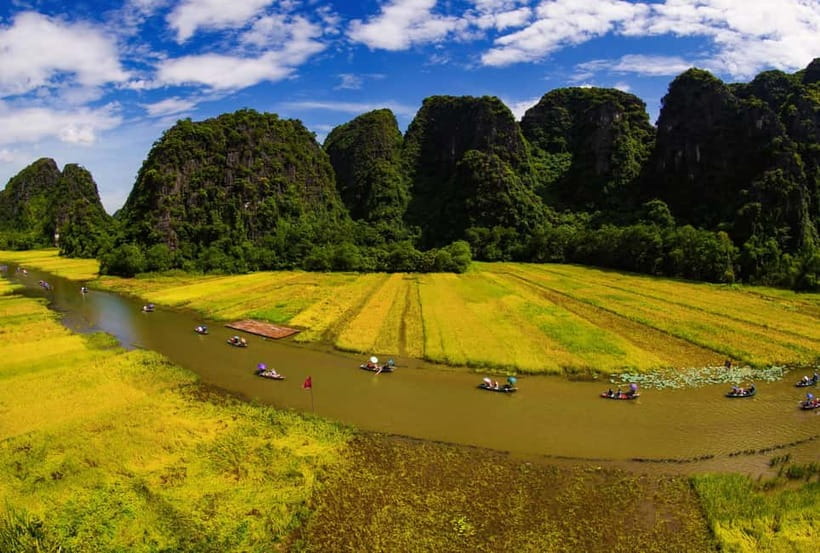From Hanoi: Ninh Binh Boat Ride, Mua Cave Hike, Temple Visit - Trang An or Tam Coc by traditional boat