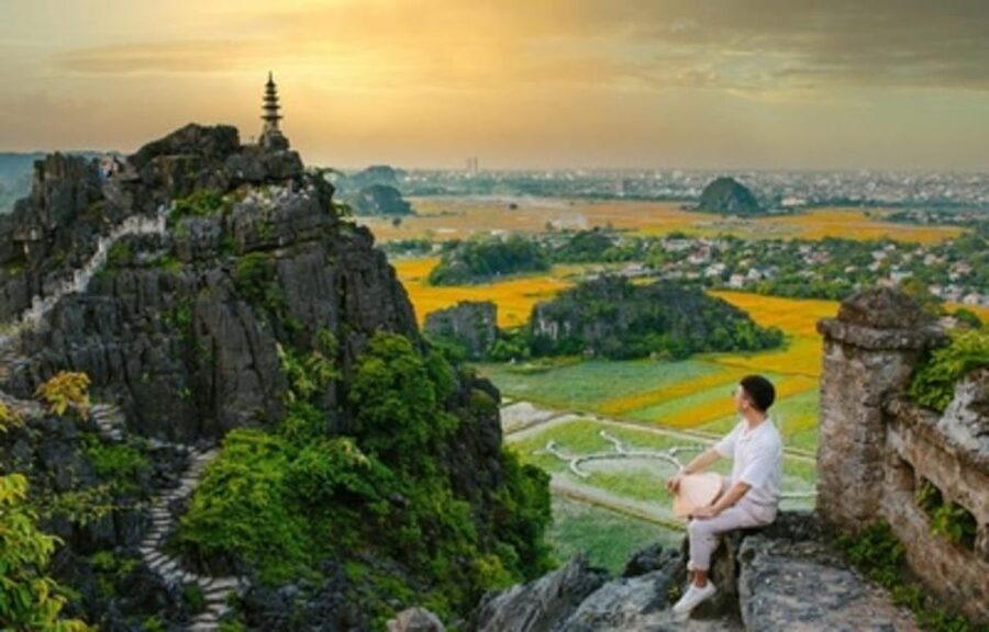 From Hanoi: Ninh Binh Hoa Lu or Bai Dinh, Trang An, Mua Cave - Trang An by boat, through caves and quiet waterways