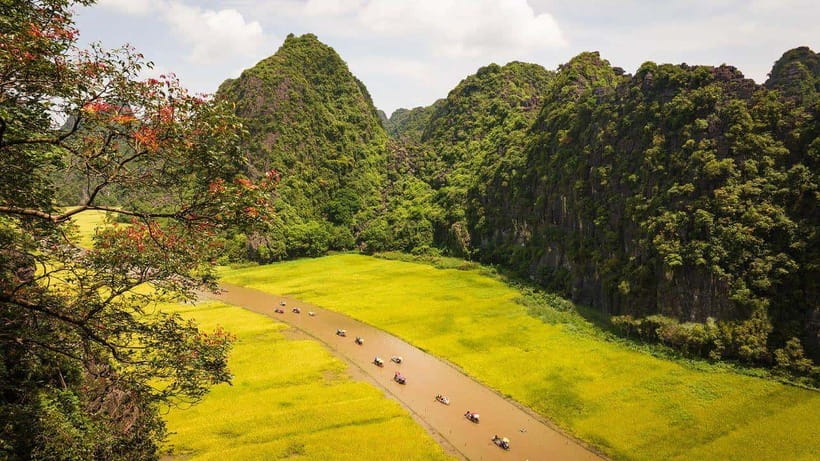From Hanoi: Ninh Binh- Hoa Lu-Tam Coc- Mua Cave- Highlight - Hoa Lu and the story of Vietnam’s early capital