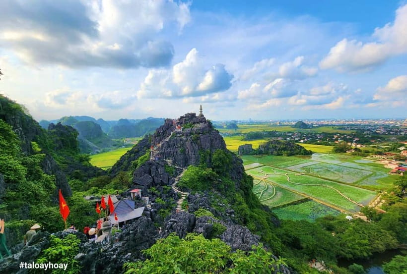 From Hanoi: Tam Coc Boat Trip and Hoa Lu & Mua Cave Tour - Hoa Lu, Vietnam’s 10th-century royal capital