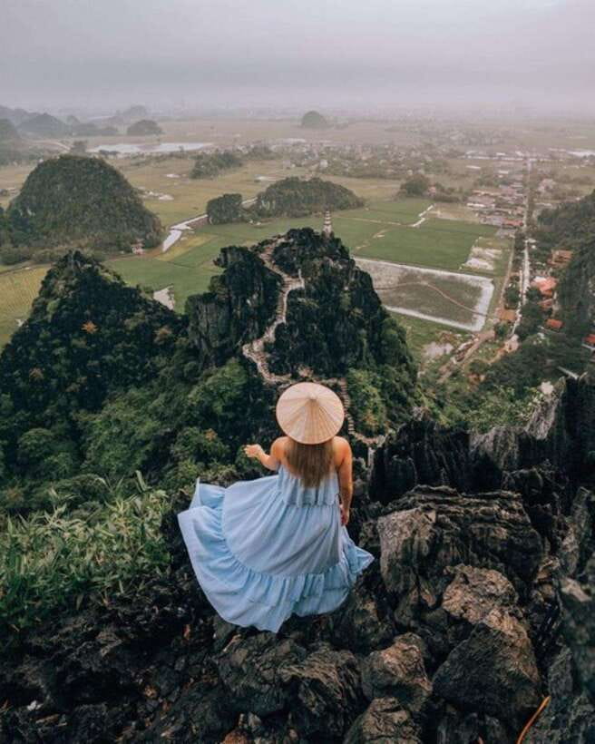 From Hanoi: Trang An Eco-tourism -Bai Dinh pagoda & Mua Cave - Who should book this experience