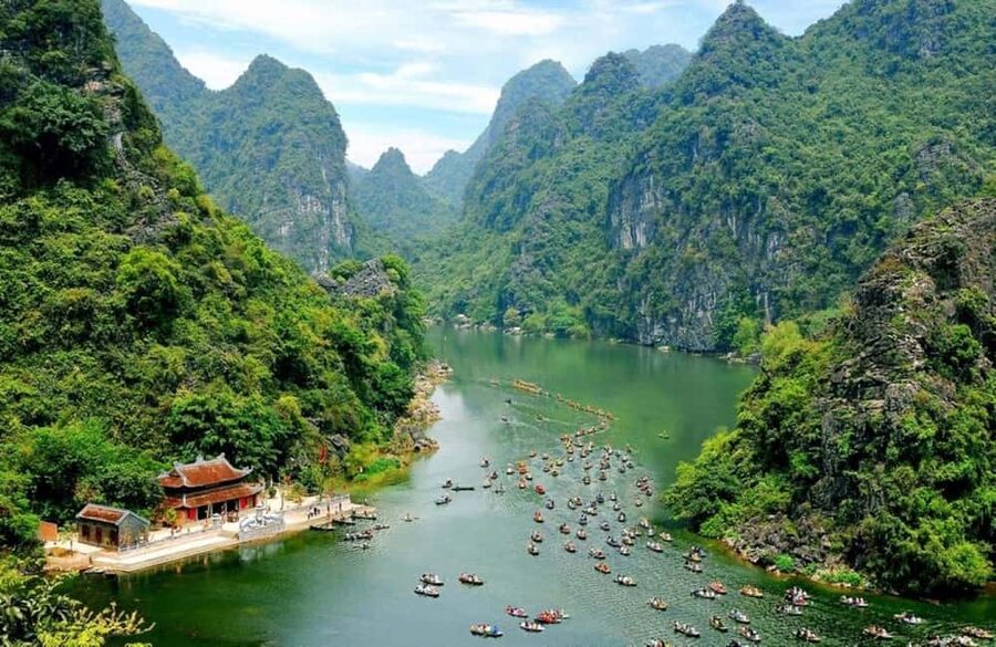 From Hanoi: Trang An eco-tourism - Hoa Lu ancient & Mua Cave - Leaving Hanoi between 7:00 and 8:00