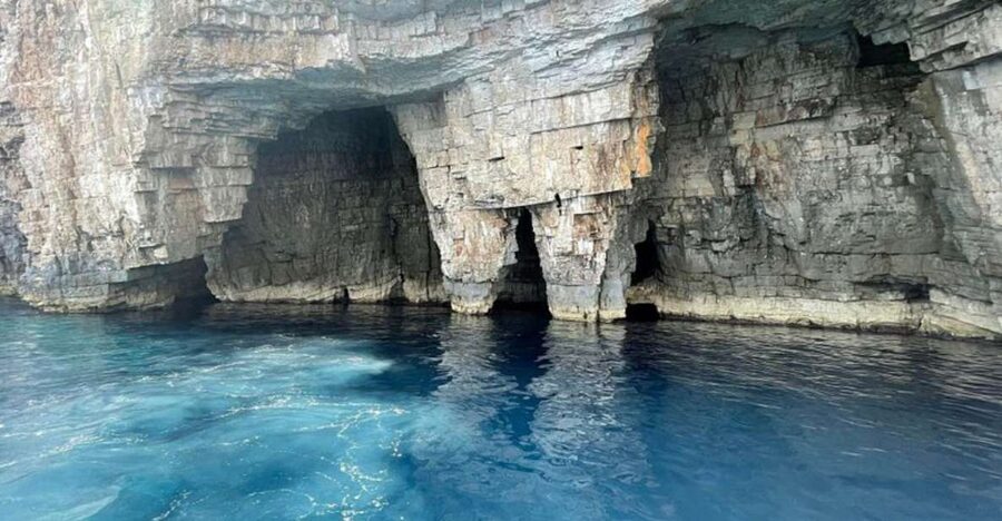 From Hvar: Blue Cave, Green Cave & 5 Islands Speedboat Tour - Budikovac’s Blue Lagoon comes first