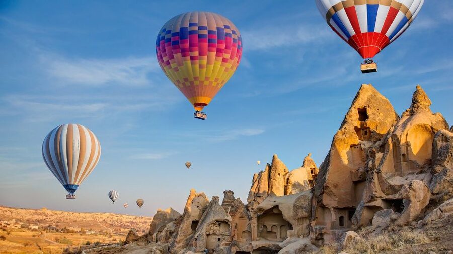 From Istanbul: 4-Day Istanbul, Cappadocia, Flight,Cave Hotel - One short trip, two very different Turkeys