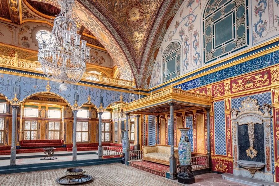 From Istanbul: 4-Day Istanbul, Cappadocia, Flight,Cave Hotel - What the small-group format changes