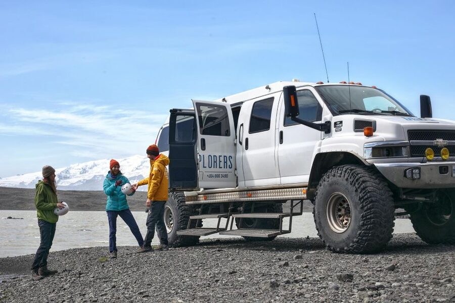 From Jökulsárlón: Ice Cave and Glacier Exploration Tour - Choosing the season’s best natural ice cave