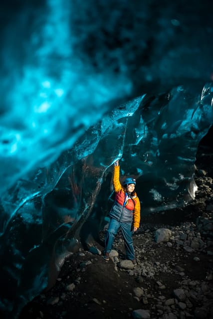 From Jökulsárlón: Vatnajökull Glacier Blue Ice Cave Tour - A guide makes the difference
