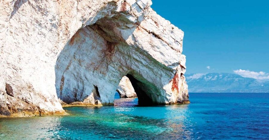 From Kefalonia: Blue Cave Boat Cruise & Shipwreck Photo Stop - Practical advice for a hot day at sea