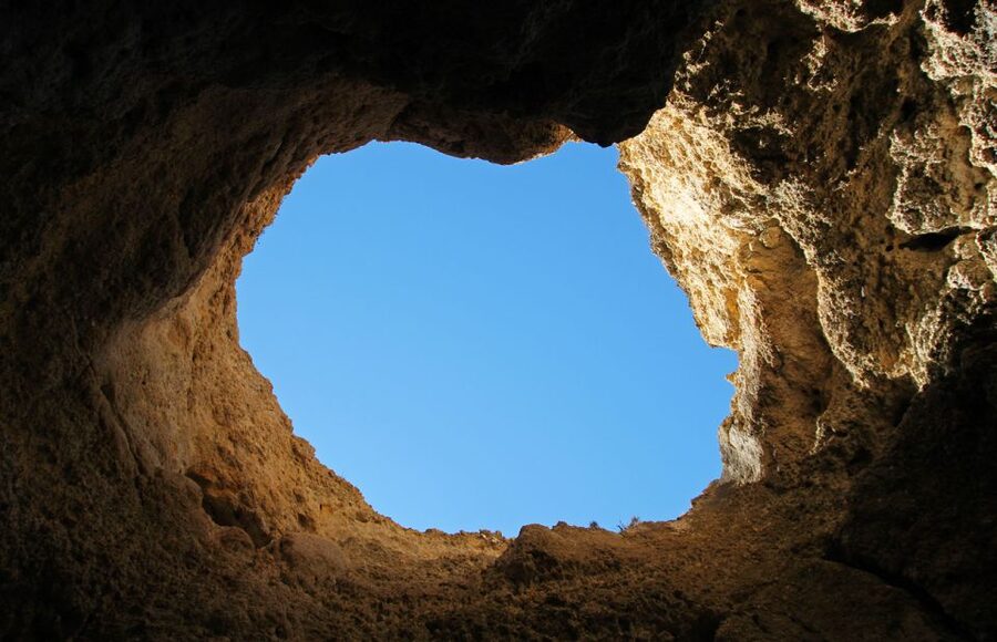 From Lagos: Cruise to the Caves of Ponta da Piedade - Entering the grottos and narrow arches