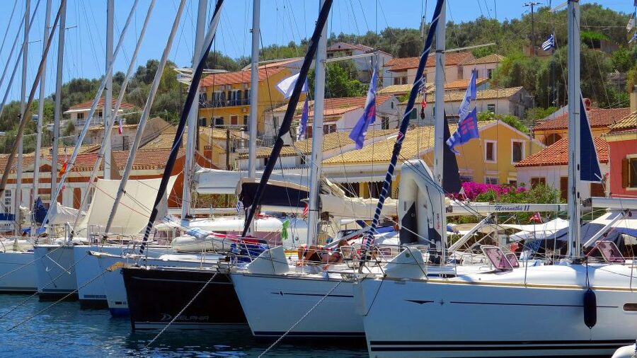 From Lefkimmi: Paxos, Antipaxos & Blue Caves Boat Tour - Why this Paxos and Antipaxos trip works