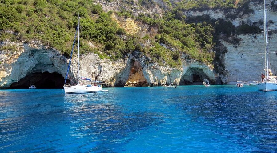 From Lefkimmi: Paxos, Antipaxos & Blue Caves Boat Tour - The Blue Caves by boat
