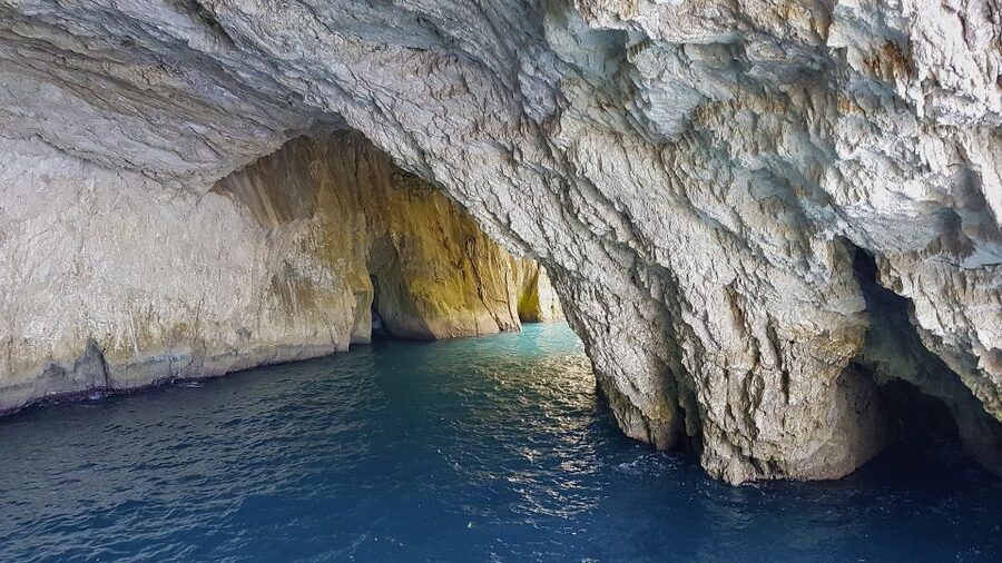 From Lefkimmi: Paxos, Antipaxos & Blue Caves Boat Tour - Two hours in Gaios, the useful part of Paxos