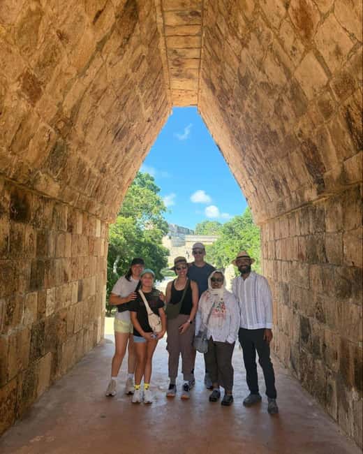 From Mérida:Uxmal and amazing cenotes guided tour with lunch - Why the early start makes Uxmal better