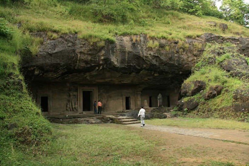 From Mumbai: Half-Day Elephanta Caves Tour with Ferry Ride - Cave 1 and the famous Trimurti