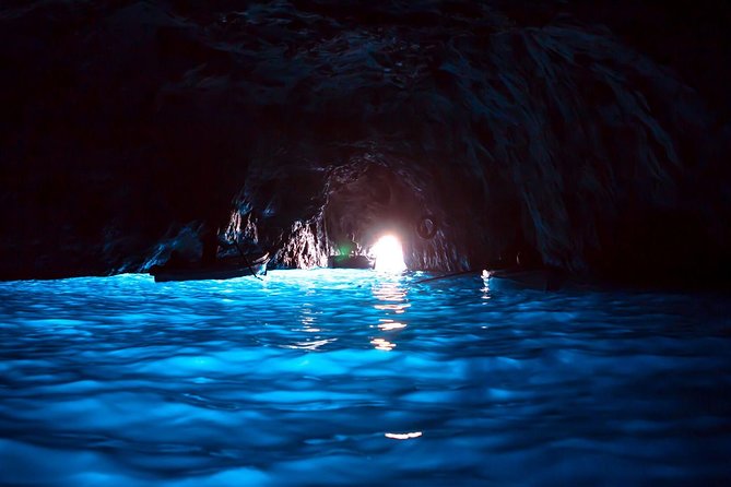 From Naples: Full-Day Capri Island and Blue Grotto Tour - What the guide adds to the day