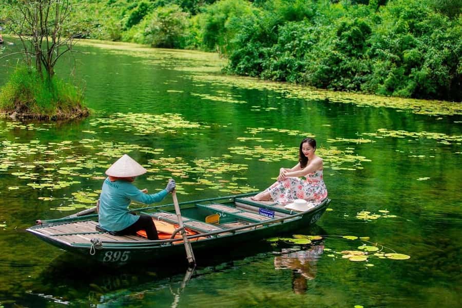 From Ninh Binh : Bai Dinh, Hoa Lu, Trang An, Mua Cave Tour - Trang An by sampan, through caves and karst cliffs