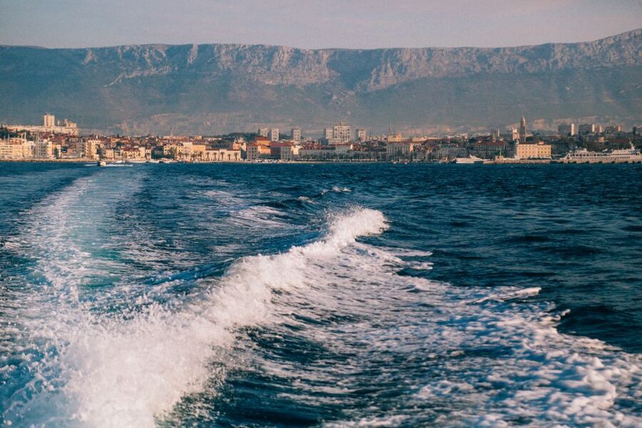 From Omis: Blue Cave & 5 Island Speedboat Tour - Stiniva Cove, a quick but scenic pause