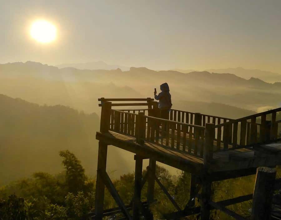 From Pai: Sunrise Private Tour Jabo Viewpoint & Nam Lod Cave - Who will enjoy this private morning