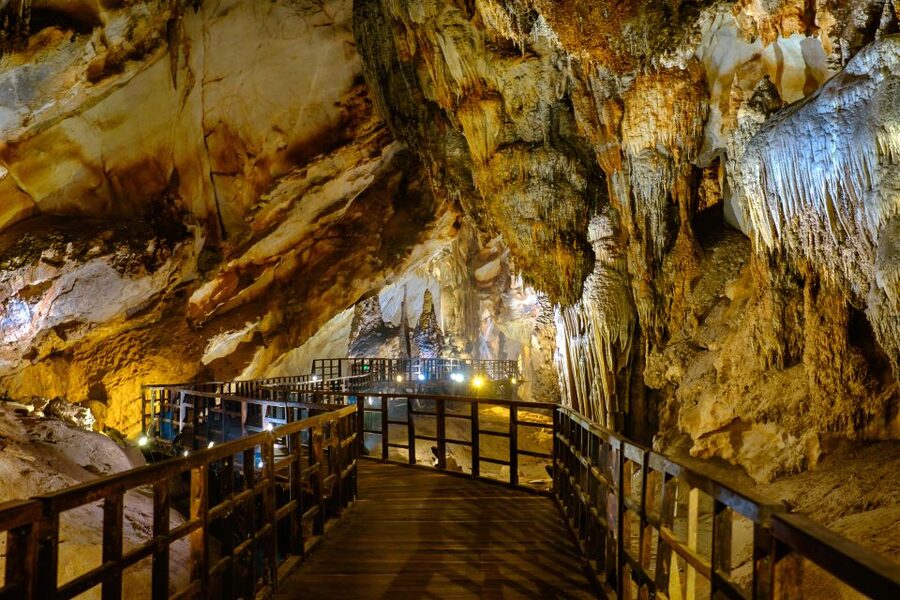 From Phong Nha/Dong Hoi: Paradise and Phong Nha Cave Tour - Inside Phong Nha Cave by boat and on foot
