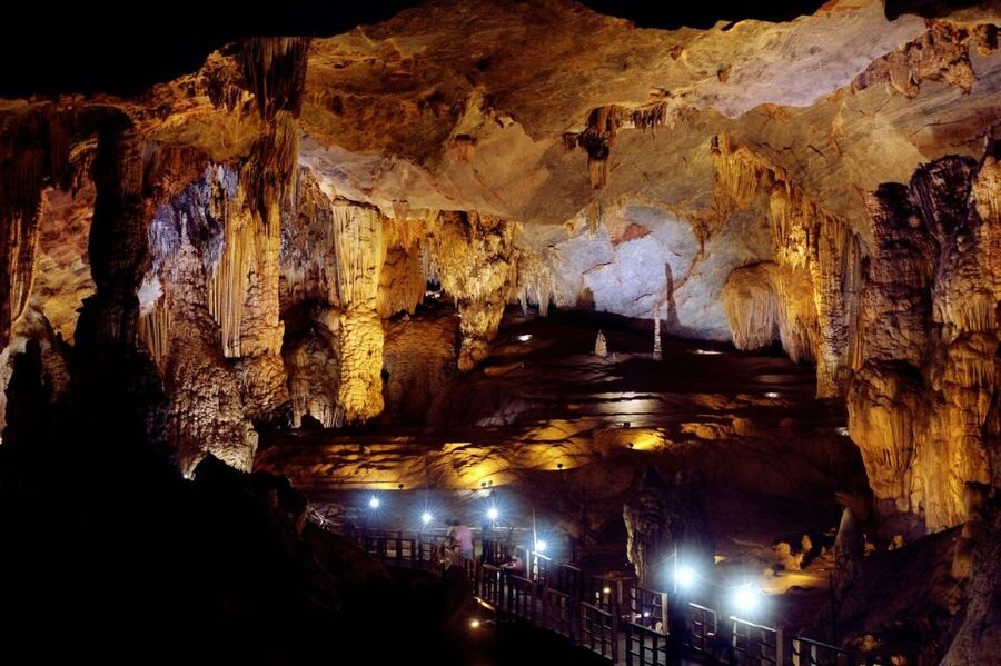From Phong Nha/Dong Hoi: Paradise and Phong Nha Cave Tour - The guide, group size, and pace