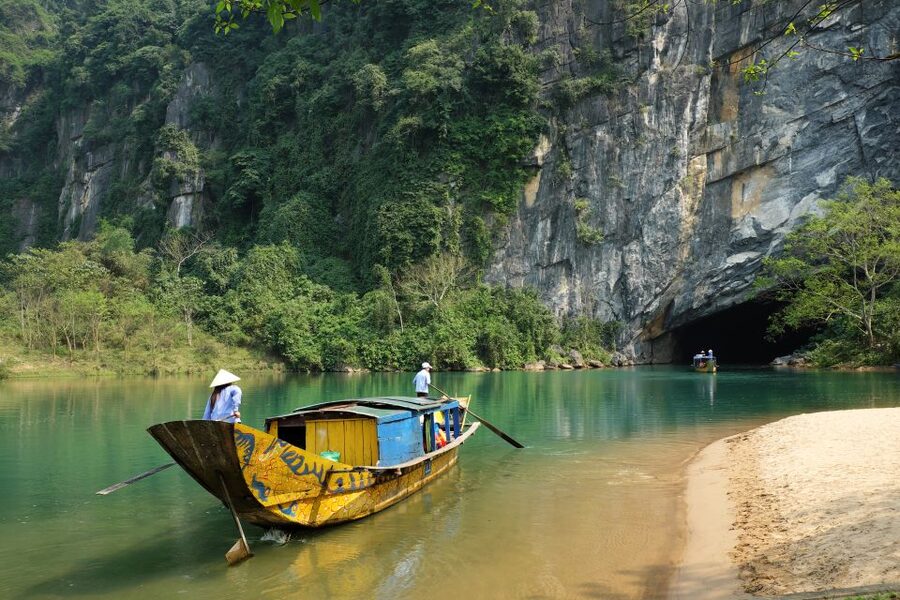 From Phong Nha/Dong Hoi: Paradise and Phong Nha Cave Tour - Paradise Cave and its enormous dry chambers