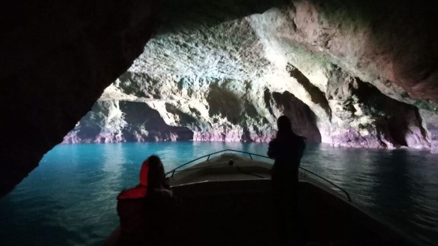 From Portimão: Algar de Benagil and Sea Caves Boat Tour - Entering the Algarve’s sea caves